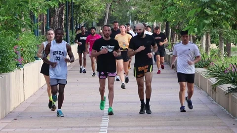 Runners in Benchakitti Park. Stock Footage 280362615