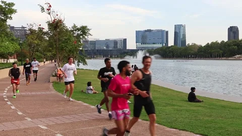 Runners in Benchakitti Park. Stock Footage 280362676