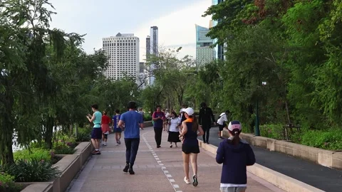 Runners in Benchakitti Park. Stock Footage 283327923
