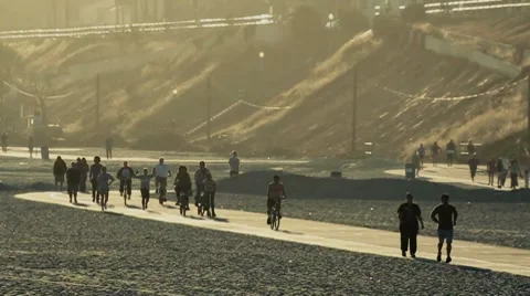 Running on the Boardwalk 動画素材 7135145