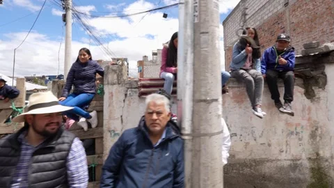 Running of the bulls through the streets. Toros de Pillaro Ecuador 2023_30.mov Stock-Footage 335814818