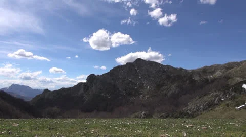 Running clouds over peak 60 Vídeos de archivo 23585782