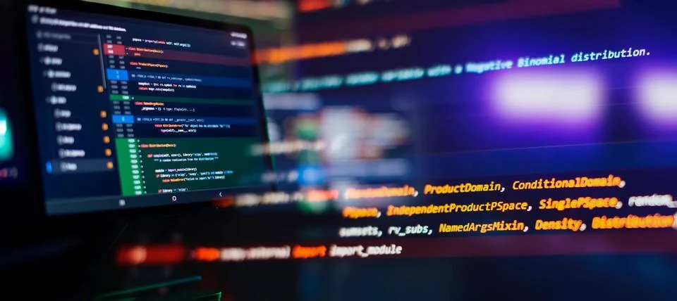 Running Computer data programming. Coding script text on screen. Stock-Fotos