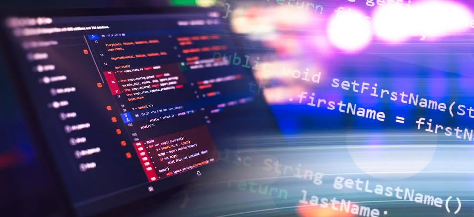 Running Computer data programming. Coding script text on screen. Stock-Fotos