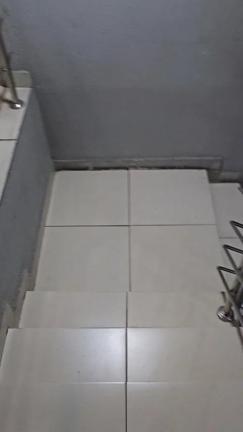 Running down the stairs in generic gonzo pov first person view Vídeos de archivo 266914627