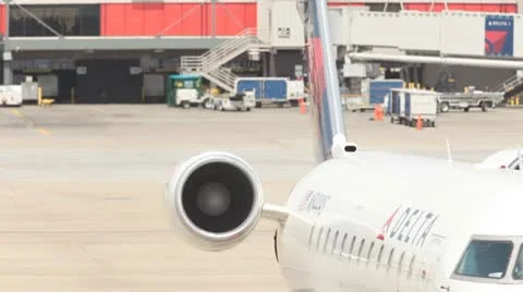 Running engine hdp Stock Footage 8926647