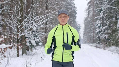 Running is her way for keep healthy lifestyle Stock-Footage 118056485