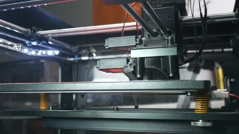 Running modern 3d printer 動画素材 89906602