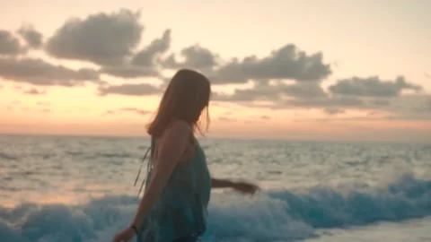 Running In The Ocean Видео 169692481