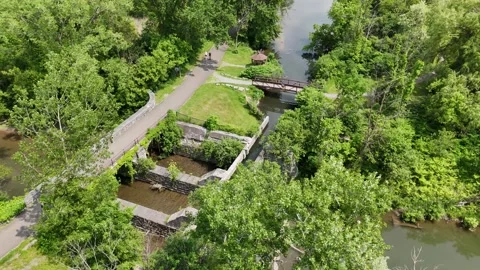 Running Parallel - Limestone Creek Aqueduct - Syracuse, NY Video stock 336554215