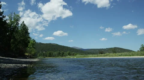 Running River and Clouds 스톡 동영상 42822259