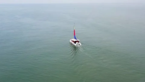 Running sailing boat Stock-Footage 133977831