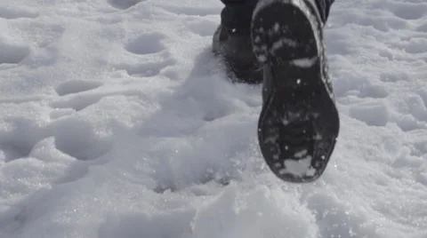 Running in snow man slowmotion 動画素材 62893431