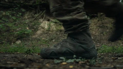 Running soldier boots. Video stock 107307028
