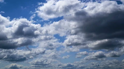 Running Summer Clouds Run Over The City. Video stock 111689466