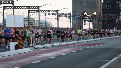 Running through Sydney Harbour Bridge Video stock 250528650