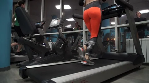 Running on a treadmill Видео 73524098