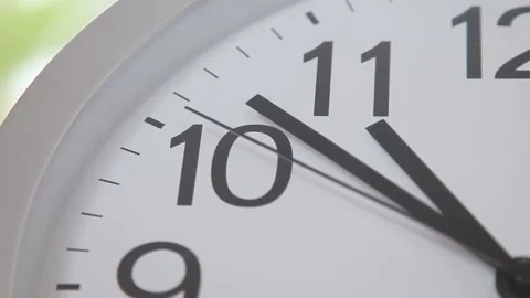 Running wall clock with arrows Stock Footage 171657190