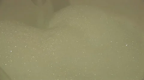 Running water into a bathtub Video stock 11814616