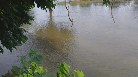 Running water Stockbeeldmateriaal 162396477