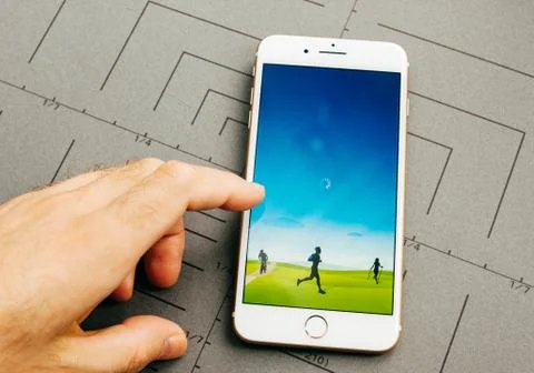 Runtastick run app on iPhone 7 Plus the application software 스톡 사진