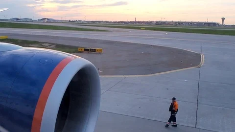 On the runway Video stock 106290122