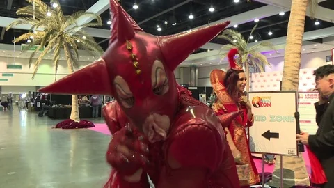 RuPaul's DragCon attendees dressed in drag costumes 動画素材 84507755