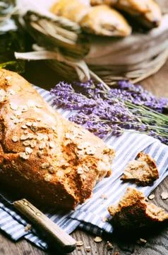 Rural breakfast with fresh bread Stockfoto's