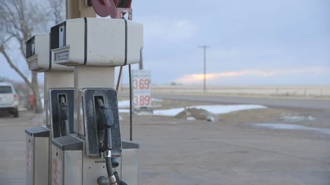 Rural gas pump Vidéo 104888324