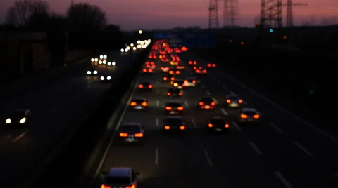 Rush hour and traffic jam on highway - defocused lights Vidéo 61358716