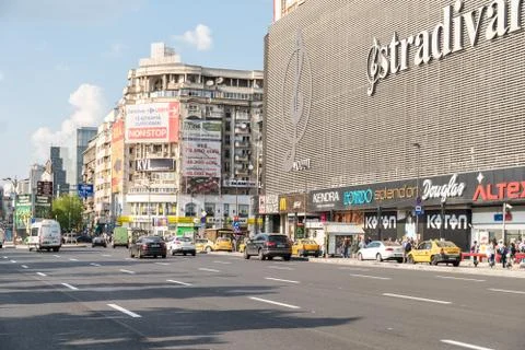 Rush Hour In Bucharest Union Square Stock-Fotos