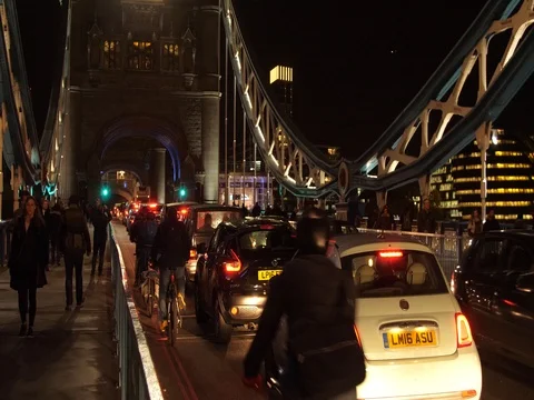 Rush hour night traffic on Tower bridge London England November 18, 2017 Stock-Footage 83140526