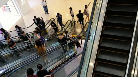 Rush hour in real time Stock Footage 82064380