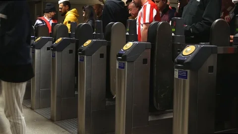 Rush hour in subway Video stock 105547857