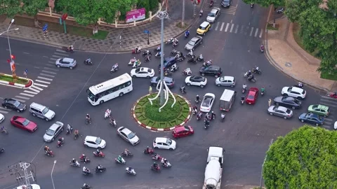 Rush Hour Traffic Jam Timelapse At Major City Roundabout In Buon Ma Thuot 動画素材 337051760