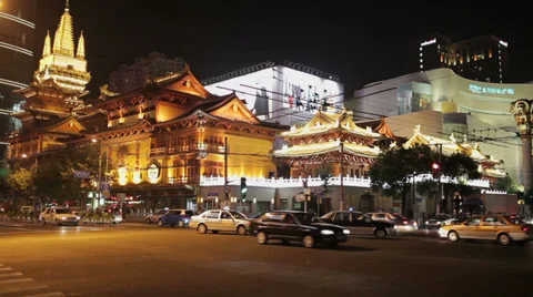 Rush hour traffic in Jingan District at night / Shanghai, China Stock Footage 39654500
