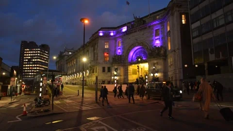 Rush Hour at Waterloo Station Stock Footage 265904338
