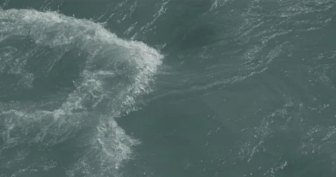 Rushing mountain river Stockbeeldmateriaal 201487690