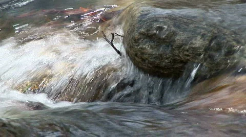 Rushing Stream/ Mountain Run Off / Close Up Rock. 動画素材 109604