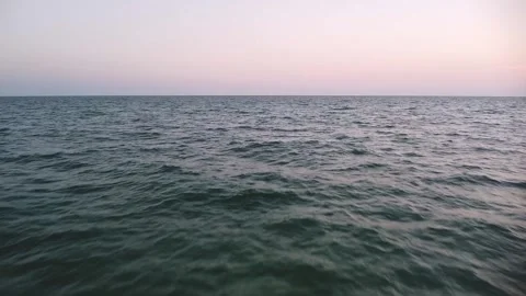 The Rushing Waves of the Ocean 動画素材 251669151