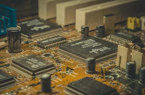 RUSSIA, BERDSK - 2021: Intel computing chip on an old motherboard. Old 스톡 사진