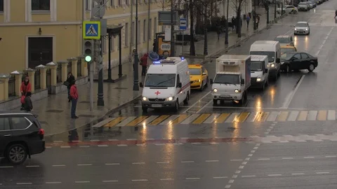 RUSSIA, MOSCOW - CIRCA 2018: 4K V Moscow street, ambulance Stock Footage 100285553