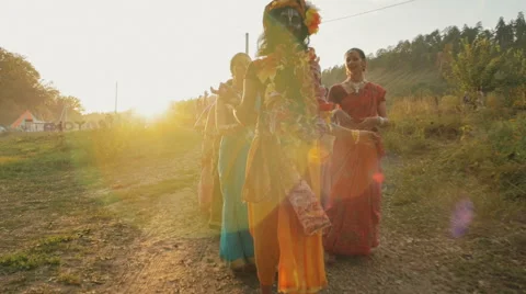 RUSSIA, SAMARA, AUGUST 5, 2016: Hare Krishna. Women dance and sing the mantra Stock Footage 66752368