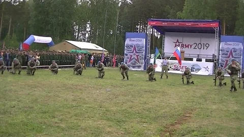 Russian army scouts demonstrate hand-to-hand combat techniques15 Video stock 111502767