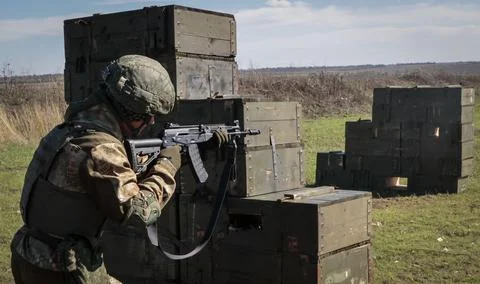 Russian conscripted men attend a military training in Donetsk, Ukraine - 05 Oct  Fotos de archivo