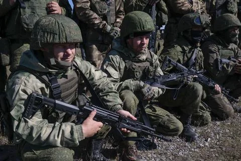 Russian conscripted men attend a military training in Donetsk, Ukraine - 05 Oct  Stockfoto's