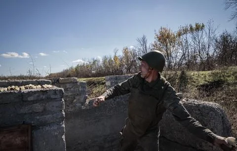 Russian conscripted men attend a military training in Donetsk, Ukraine - 05 Oct  Stockfoto's