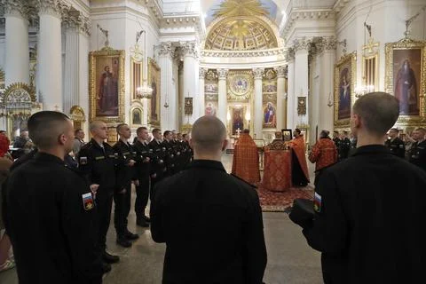 Russian conscripts called up for military service depart from St. Petersburg, St Foto stock
