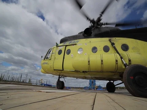 Russian helicopter Mi-8 is taking off at the oil field Video stock 76435032
