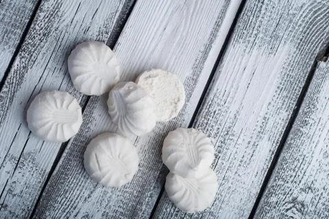 Russian marshmallow on a wooden white table top view, Foto stock